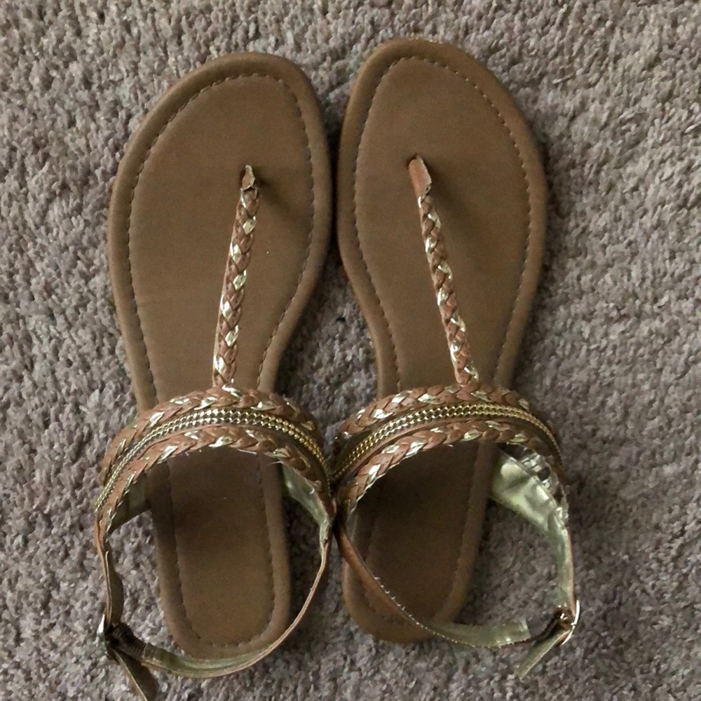 American Eagle Brown and Gold low cut Sandals